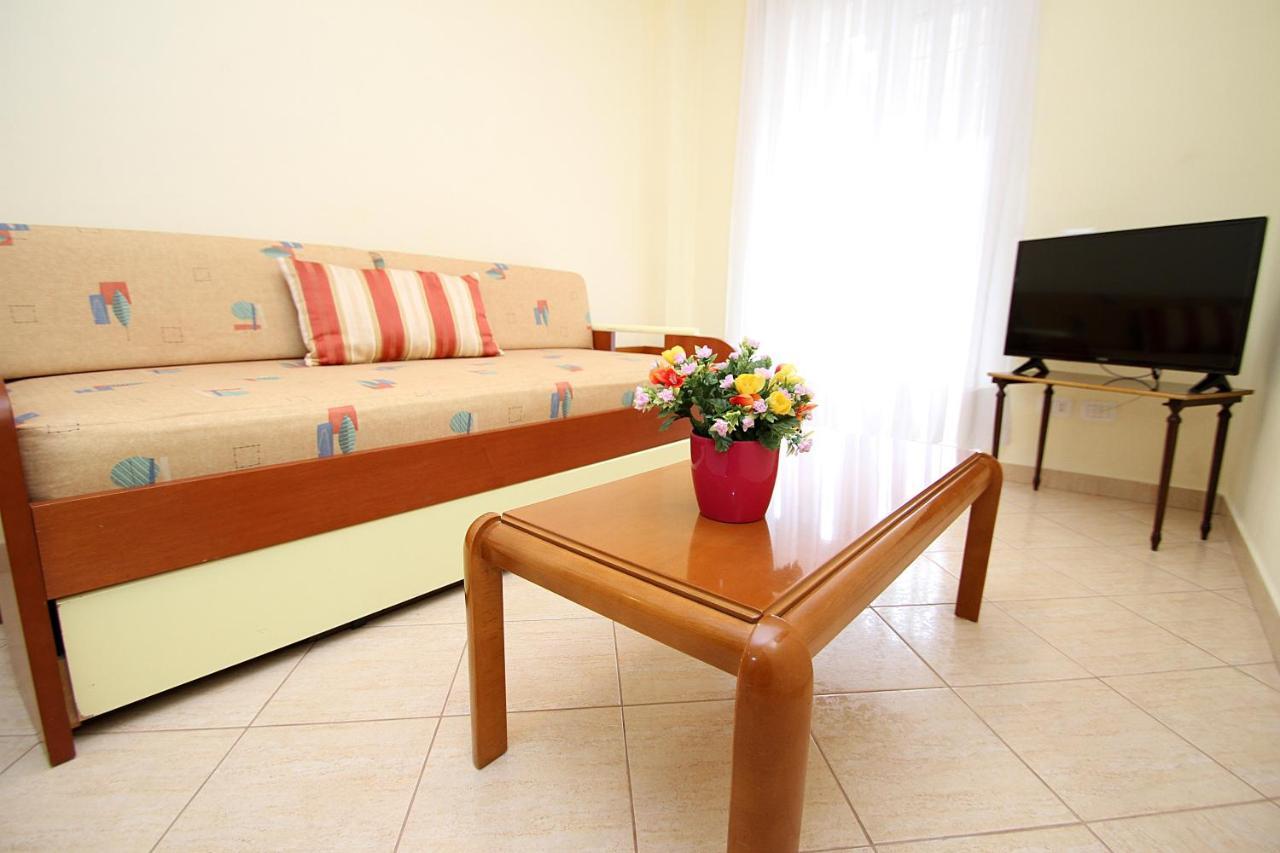 Apartments Athina Orikum Εξωτερικό φωτογραφία